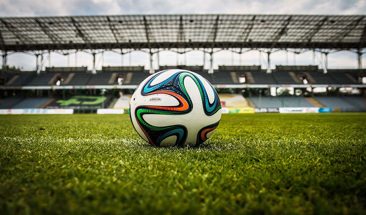 13er Wette TOTO Fußball auf Spielfeld